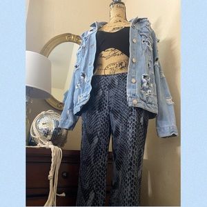 SNAKE PATTERN FLARE LEGGINGS